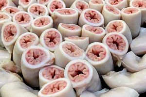 Nhiều cơ sở bán lòng se điếu tại TPHCM bị kiểm tra