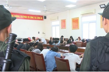Triệt phá đường dây lừa đảo hàng trăm tỷ đồng dưới hình thức 'Cắt đá tìm ngọc'