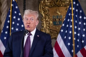 Ông Trump kêu gọi ngừng bắn vô điều kiện ở Ukraine, ông Zelensky tuyên bố sẵn sàng ngừng bắn ngay lập tức
