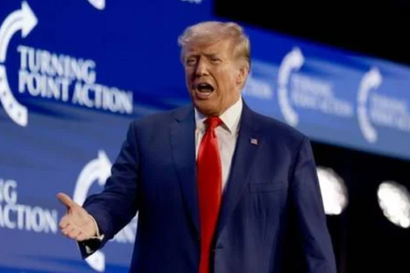 Cuộc chiến thuế quan: Ông Trump bất ngờ quay xe chê EU tệ hơn Trung Quốc