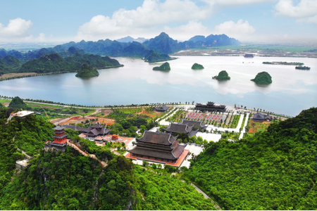 Xuất hiện hình ảnh "lạ" tại chùa Tam Chúc trước ngày cung rước xá lợi Đức Phật