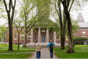 Đại học Harvard kiện chính quyền Trump vì lệnh cấm tuyển sinh viên quốc tế
