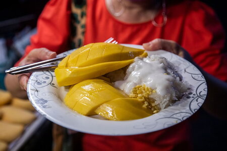 Vì sao xôi xoài lại là món ăn mùa hè được người Thái yêu thích bậc nhất
