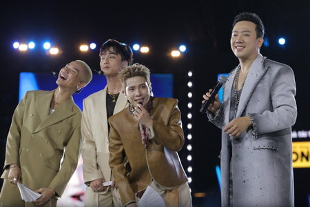 Concert Anh trai "say hi" tổ chức ở Mỹ với giá vé 65 triệu đồng?