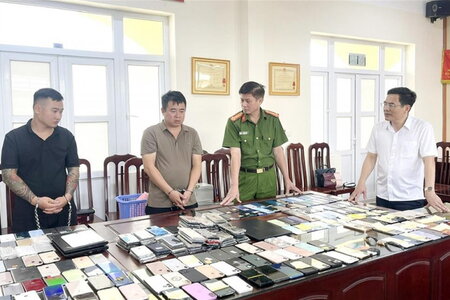 Bắt nhóm trộm cắp hơn 300 điện thoại di động ở Hà Nam