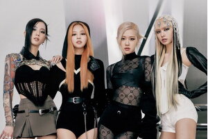 Rộ tin đồn BLACKPINK tan rã
