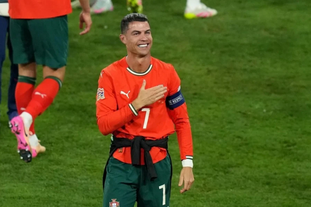 Ronaldo lập kỷ lục mới cùng tuyển Bồ Đào Nha