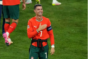 Ronaldo lập kỷ lục mới cùng tuyển Bồ Đào Nha