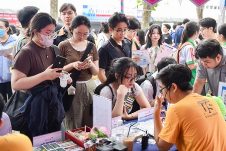Thông tin tuyển sinh, đào tạo: Đừng để thí sinh 'mò kim đáy bể'