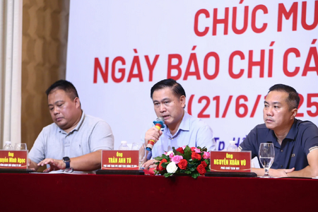 Phó Chủ tịch VFF "đau đầu" với phương án nhập tịch cầu thủ