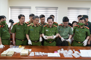 Chặt đứt 'vòi bạch tuộc', thu hơn 5kg ma tuý và súng đạn