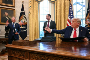 Phe cánh Trump lục đục vì Nga: Người muốn bỏ cấm vận, người đòi đẩy Moscow khỏi thị trường toàn cầu