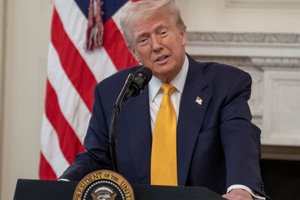 Ông Trump áp thuế 35% với EU, Mexico