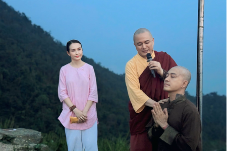 Ca sĩ Tuấn Hưng bất ngờ xuống tóc
