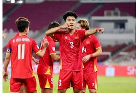 HLV Kim Sang Sik chỉ ra điểm yếu của U23 Việt Nam