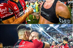 Ăn mừng quá khích, Messi xin lỗi và ‘tặng quà’ đối thủ