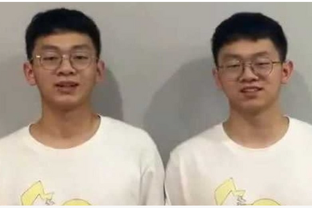 Cặp song sinh cùng đạt 666 điểm trong kỳ thi đại học, đồng điệu đến đáng kinh ngạc
