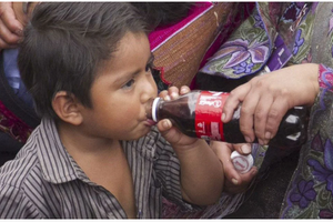 Người dân tại nơi này uống Coca-Cola thay nước lọc