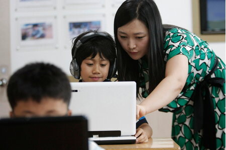 Hàn Quốc dừng sử dụng sách giáo khoa AI