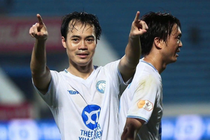 Văn Toàn nghỉ hết lượt đi V-League 2025/26