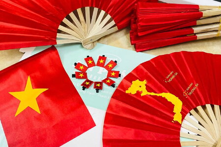  Giới trẻ 'lên đồ' rực rỡ đón Quốc khánh 2/9