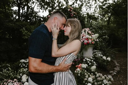 Taylor Swift và Travis Kelce đính hôn với nhẫn kim cương 14 tỷ đồng