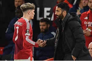 Man United bán ngôi sao với giá không tưởng