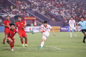 U23 Việt Nam thắng vất vả Singapore