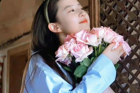 Lưu Diệc Phi sống bình lặng giữa khối tài sản hơn 600 triệu USD