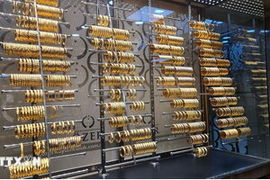  Giá vàng thế giới lần đầu tiên vượt qua mốc 3.600 USD