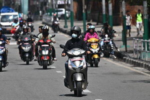 Nepal dỡ bỏ lệnh giới nghiêm toàn quốc sau khi có nữ thủ tướng đầu tiên