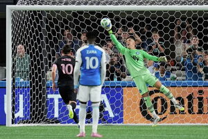Messi thành ‘tội đồ’, Muller lập kỷ lục ở MLS
