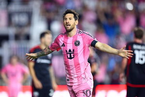 Lionel Messi tiến sát mốc 900 bàn thắng