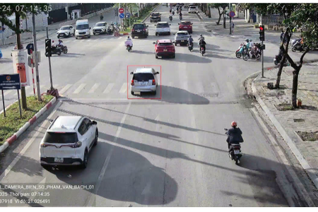 Camera AI ghi nhận hơn 1.400 trường hợp vượt đèn đỏ trong 12 tiếng