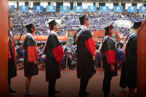 Thạc sĩ và tiến sĩ cũng khó tìm việc tại Trung Quốc