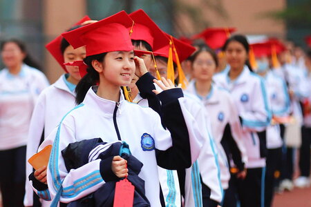 Trường học Trung Quốc kéo dài kỳ nghỉ giảm áp lực học tập, kích cầu du lịch