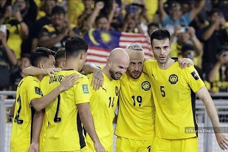 Loạt cầu thủ Malaysia trả giá đắt sau án phạt của FIFA