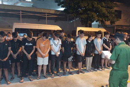 Gây 'náo loạn' đường phố Đà Nẵng giữa đêm, 34 thanh thiếu niên bị bắt