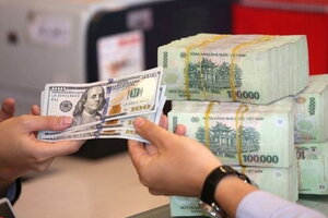 Giá USD hôm nay 30/9: Thị trường tự do bật tăng 30 đồng
