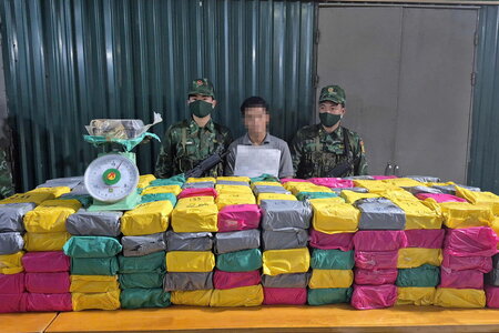 Biên phòng Quảng Trị bắt 2 nghi phạm quốc tịch Lào, thu giữ 500kg ma túy