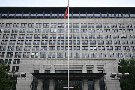 Trung Quốc cảnh báo trả đũa các tối hậu thư thuế quan của Mỹ