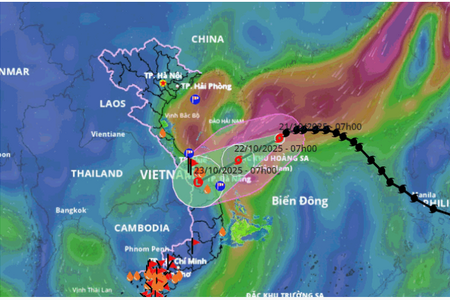 Tin bão mới nhất: Bão số 12 FENGSENG cách Hoàng Sa 125km, bao giờ đổ bộ đất liền, suy yếu thành áp thấp?