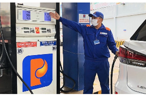 Giá xăng dầu hôm nay 21/10: Đỏ sàn, bất ổn vì rủi ro đàm phán thương mại Mỹ - Trung