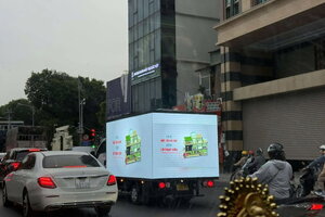 Xe tải gắn màn LED