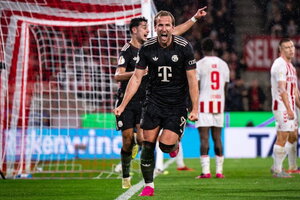 Bayern Munich đi vào lịch sử 5 giải hàng đầu châu Âu