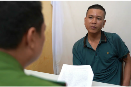 Tạm giữ đối tượng hành hung CSGT trong lúc làm nhiệm vụ