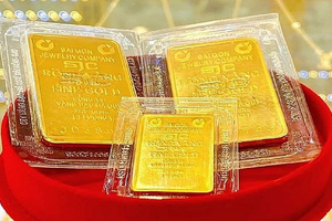 Giá vàng đầu tuần 3/11 ổn định trên mức 148 triệu đồng/lượng, thế giới đi ngang