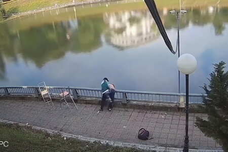 Nam sinh lớp 8 đâm bạn rồi đẩy xuống hồ chưa đủ tuổi chịu trách nhiệm hình sự