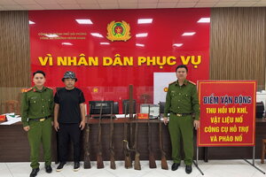 Phát hiện 7 khẩu súng khi đang tháo dỡ trụ sở một công ty ở Hải Phòng