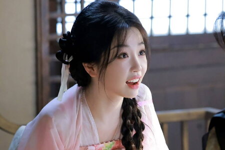 Ngu Thư Hân tiếp tục mất điểm tại Thái Lan, lý do vì chọn trang phục không tinh tế?